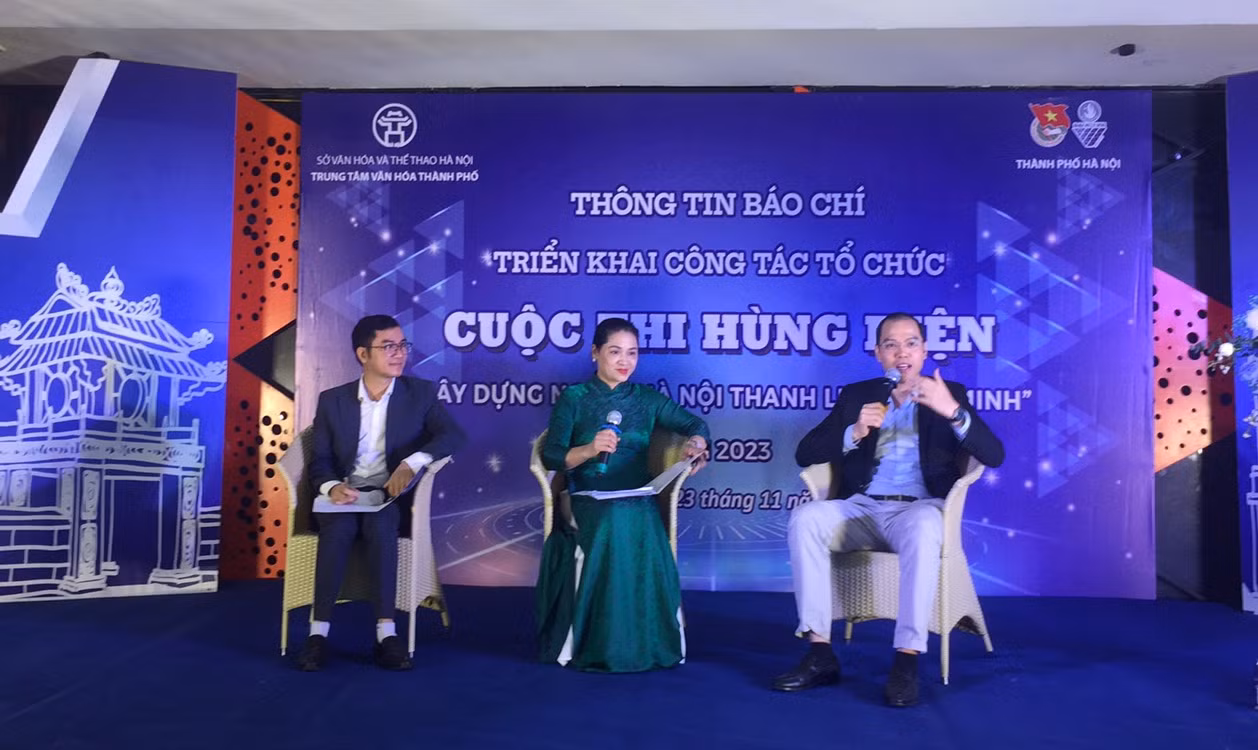 Các đại biểu thảo luận về việc xây dựng người Hà Nội thanh lịch, văn minh trong sinh viên. Các đại biểu thảo luận về việc xây dựng người Hà Nội thanh lịch, văn minh trong sinh viên.