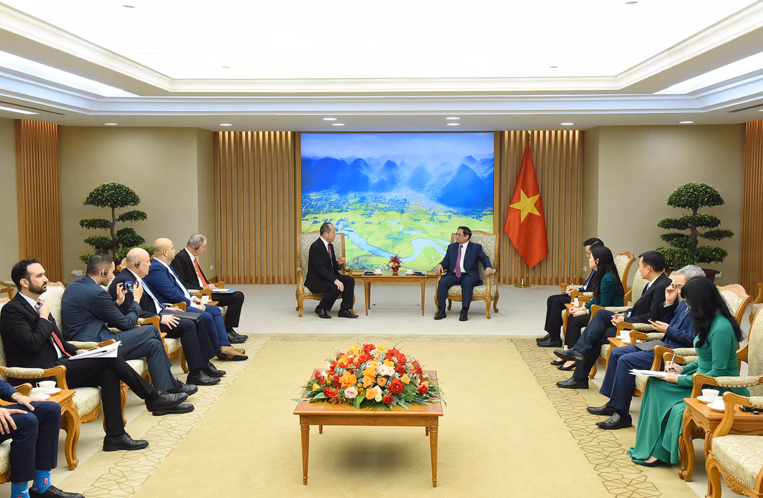 Quang cảnh buổi tiếp. Quang cảnh buổi tiếp.