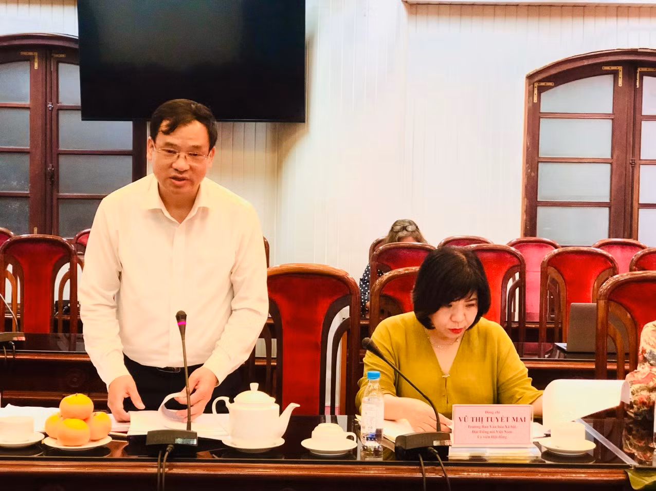 Đại diện Tổ thư ký thông báo kết quả chấm thi vòng Chung khảo. Đại diện Tổ thư ký thông báo kết quả chấm thi vòng Chung khảo.