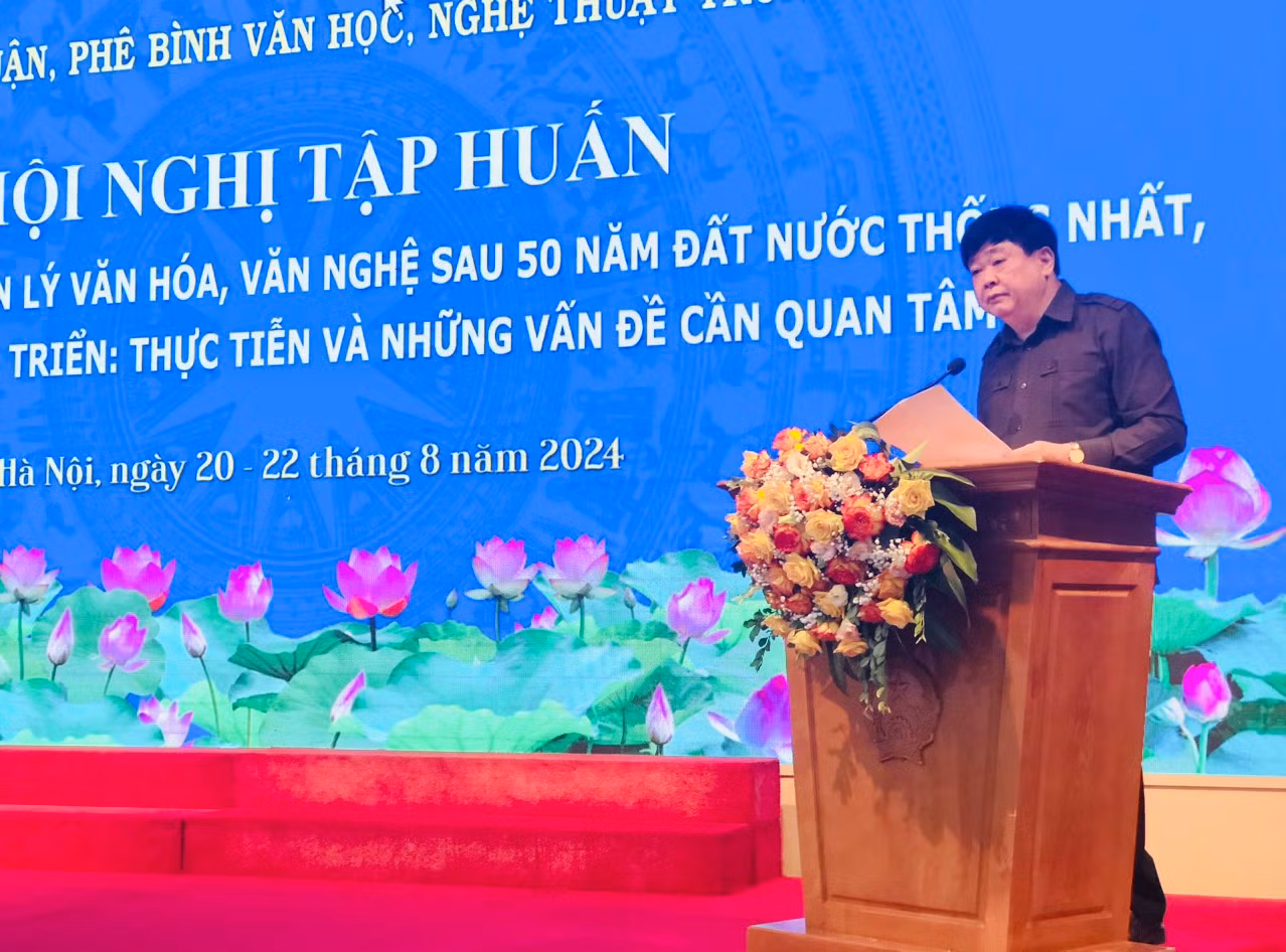 PGS, TS Nguyễn Thế Kỷ phát biểu khai mạc Hội nghị. PGS, TS Nguyễn Thế Kỷ phát biểu khai mạc Hội nghị.