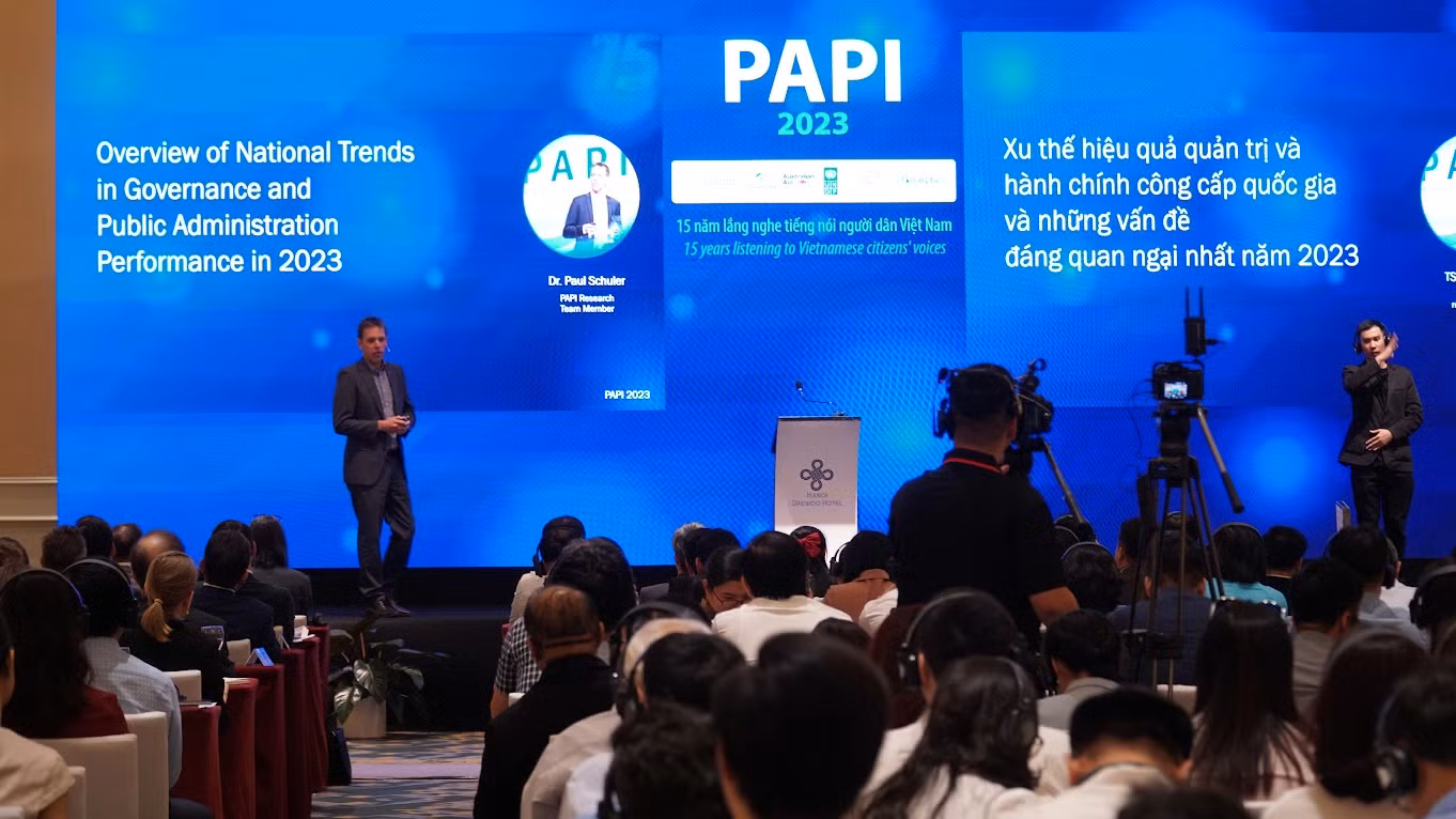 Các diễn giả trình bày tại lễ công bố Báo cáo PAPI 2023.