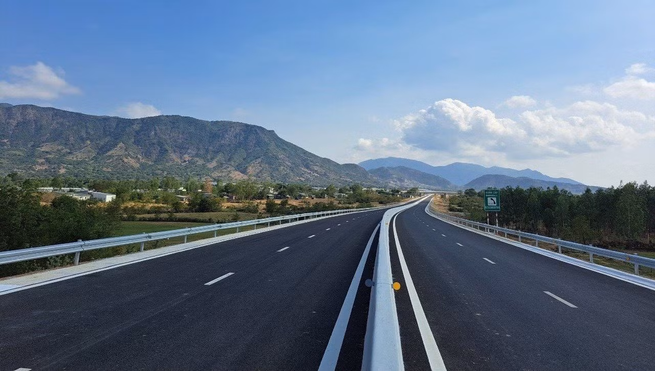 Dự án cao tốc đường bộ nhánh phía đông, đoạn Nha Trang- Cam Lâm.