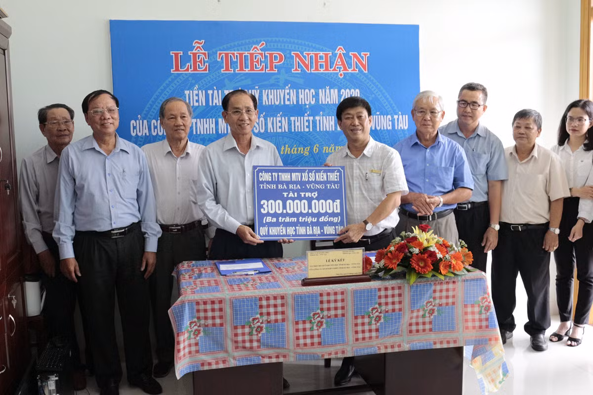 Công ty TNHH MTV Xổ số kiến thiết tỉnh Bà Rịa-Vũng Tàu luôn dẫn đầu trong công tác xã hội, thiện nguyện. Công ty TNHH MTV Xổ số kiến thiết tỉnh Bà Rịa-Vũng Tàu luôn dẫn đầu trong công tác xã hội, thiện nguyện.