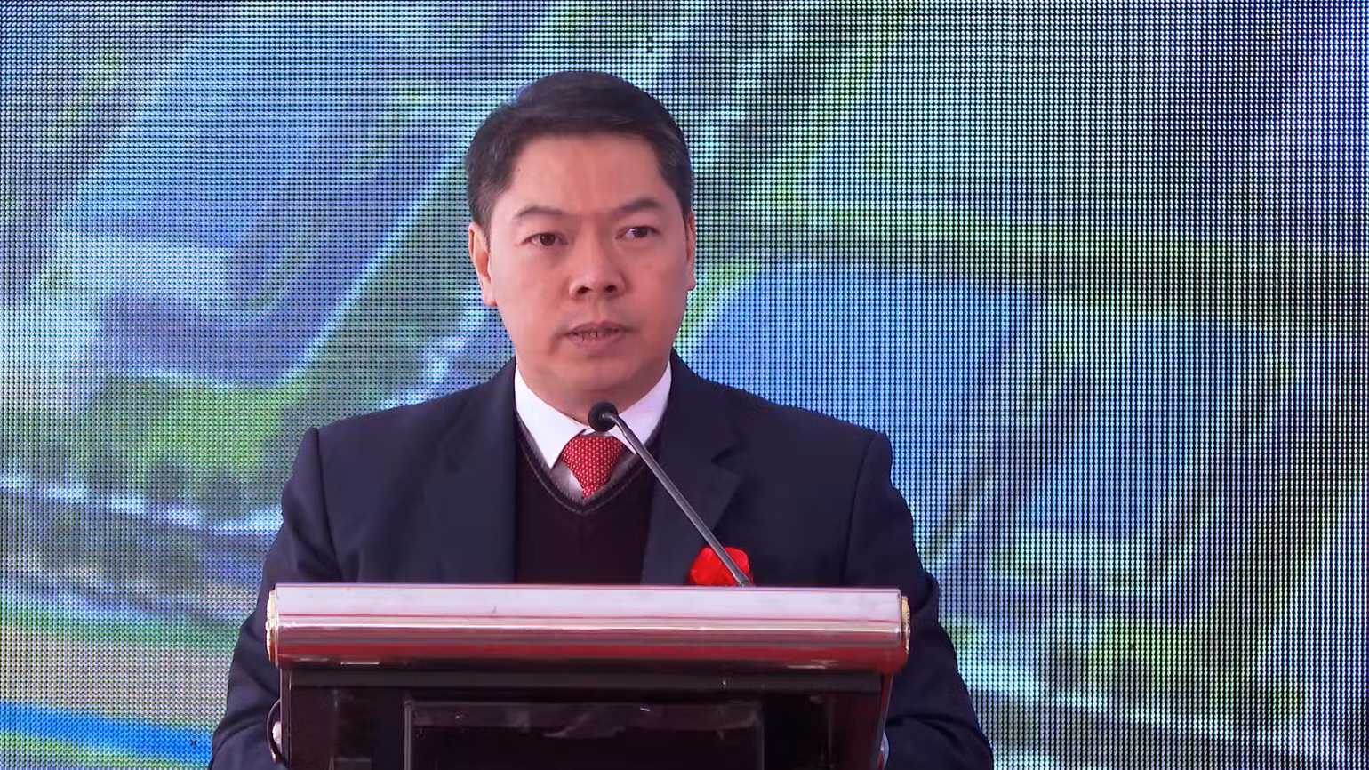 Ông Đoàn Thanh Sơn, Phó Chủ tịch Ủy ban nhân dân tỉnh Lạng Sơn phát biểu tại lễ khởi công dự án cụm công nghiệp Đình Lập. Ông Đoàn Thanh Sơn, Phó Chủ tịch Ủy ban nhân dân tỉnh Lạng Sơn phát biểu tại lễ khởi công dự án cụm công nghiệp Đình Lập.