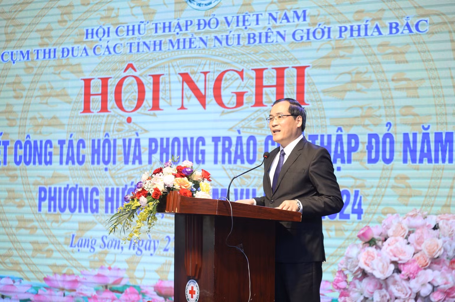 Phó Chủ tịch Thường trực UBND tỉnh Lạng Sơn Dương Xuân Huyên phát biểu tại Hội nghị.