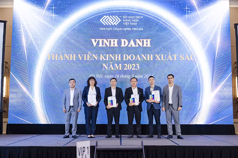 Các thành viên thị trường xếp hạng xuất sắc trong năm 2023 Các thành viên thị trường xếp hạng xuất sắc trong năm 2023