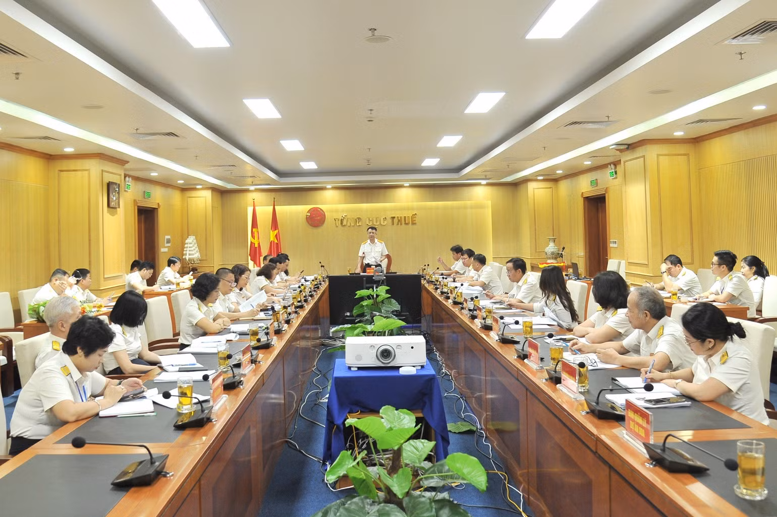 Hội nghị giao ban Tổng cục Thuế đánh giá tình hình thực hiện chương trình công tác thuế tháng 4, kế hoạch triển khai nhiệm vụ và chương trình công tác thuế tháng 5 năm 2024 Hội nghị giao ban Tổng cục Thuế đánh giá tình hình thực hiện chương trình công tác thuế tháng 4, kế hoạch triển khai nhiệm vụ và chương trình công tác thuế tháng 5 năm 2024