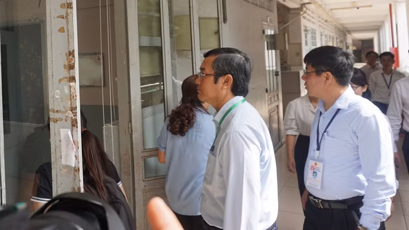 Đoàn công tác của Bộ Giáo dục và Đào tạo kiểm tra điểm thi tốt nghiệp trung học phổ thông năm 2024 trên địa bàn Thành phố Hồ Chí Minh