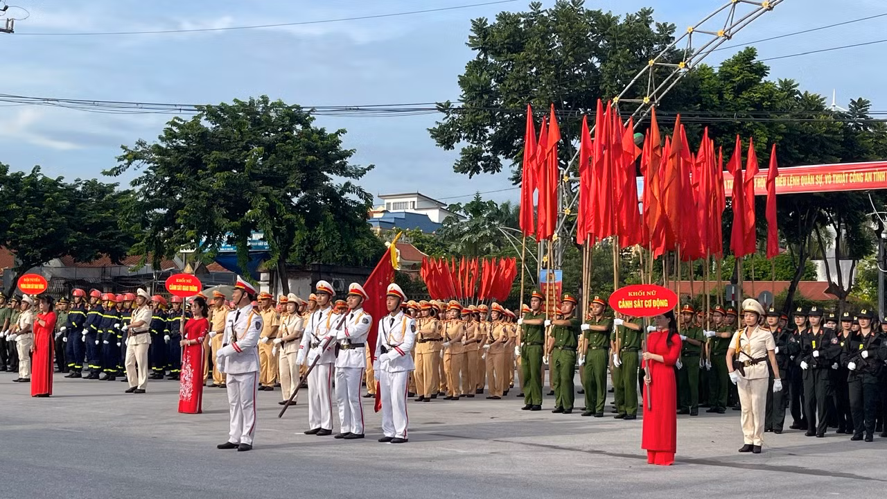 Gần 500 cán bộ, chiến sĩ đến từ các đơn vị Công an trong tỉnh tham gia hội thi. (Ảnh: Xuân Trường)
