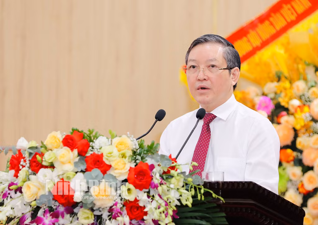 Đồng chí Lương Quốc Đoàn, Ủy viên Trung ương Đảng, Chủ tịch Trung ương Hội Nông dân Việt Nam phát biểu chỉ đạo tại Đại hội. (Ảnh: Báo Ninh Bình) Đồng chí Lương Quốc Đoàn, Ủy viên Trung ương Đảng, Chủ tịch Trung ương Hội Nông dân Việt Nam phát biểu chỉ đạo tại Đại hội. (Ảnh: Báo Ninh Bình)