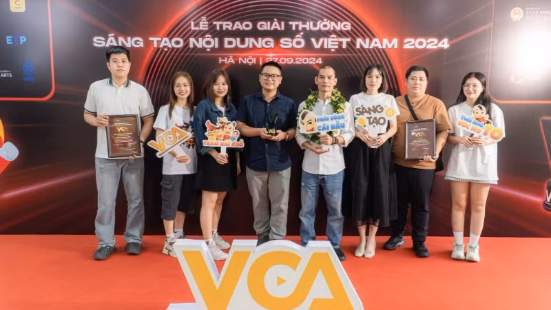 Ê-kíp Alpha Studio đã nhận nhiều giải thưởng uy tín trong thời gian qua. Ê-kíp Alpha Studio đã nhận nhiều giải thưởng uy tín trong thời gian qua.