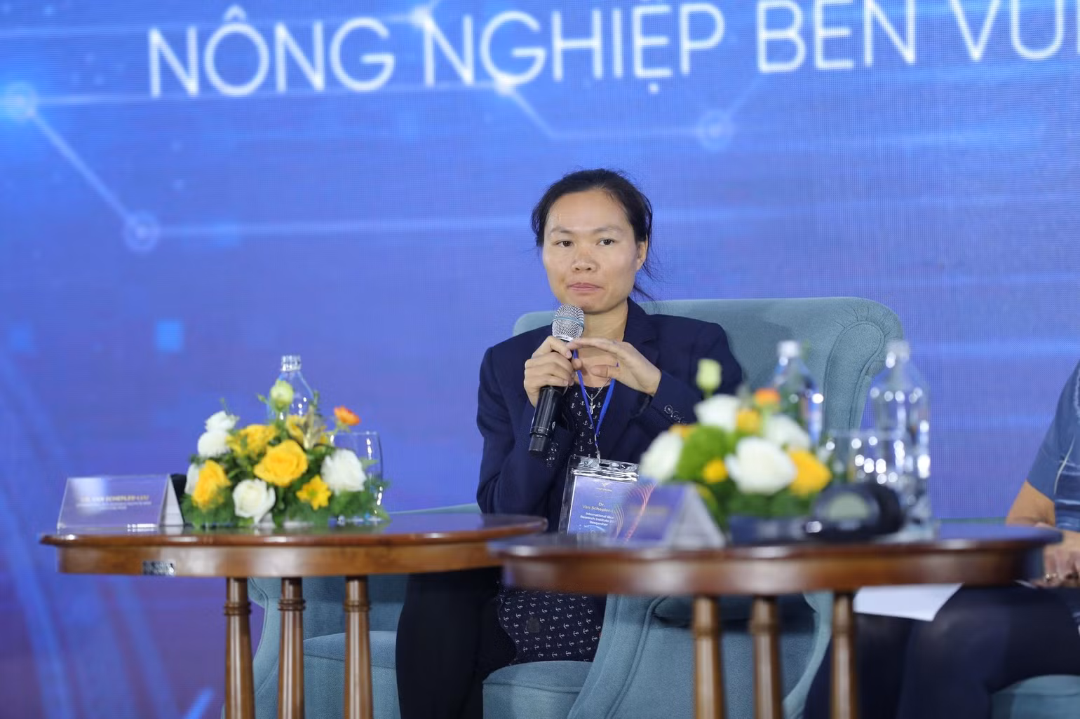 Tiến sĩ Van Schepler-Luu.