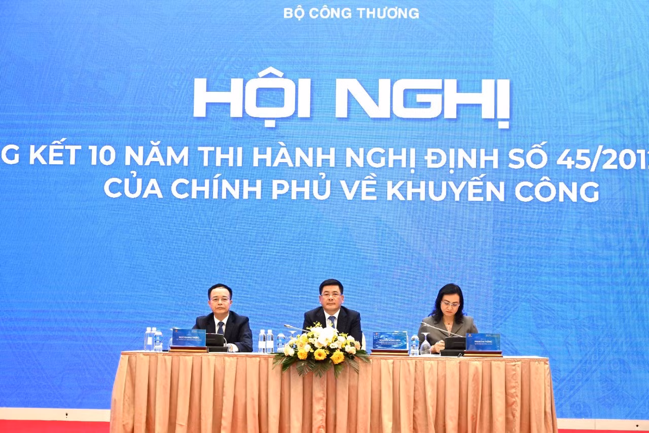 Bộ trưởng Công thương Nguyễn Hồng Diên chủ trì Hội nghị Bộ trưởng Công thương Nguyễn Hồng Diên chủ trì Hội nghị