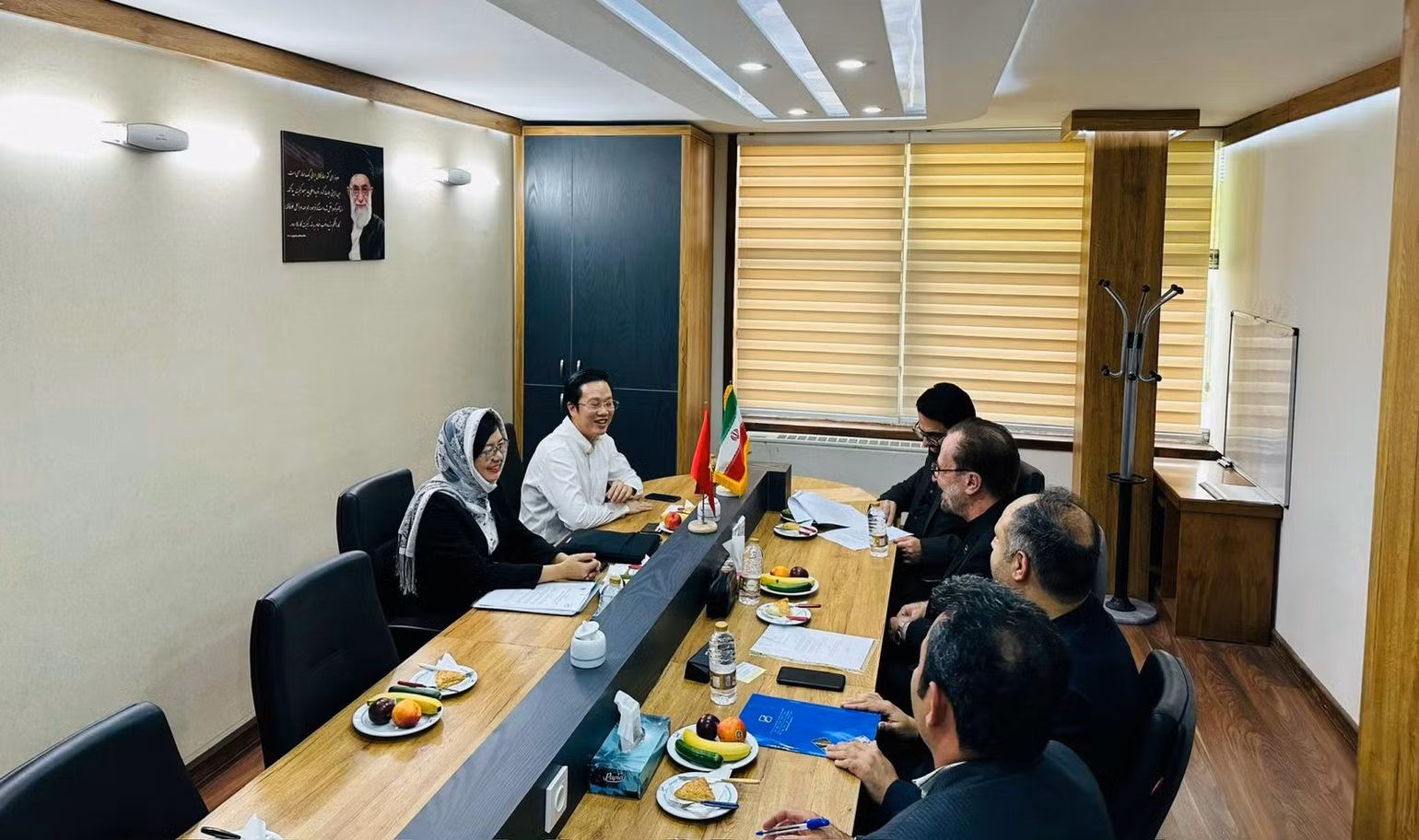 Lãnh đạo Tổng cục Tiêu chuẩn Đo lường Chất lượng có cuộc làm việc với các đối tác, cơ quan hữu quan Iran trong chuyến thăm chính thức Cộng hòa Hồi giáo Iran của Chủ tịch Quốc hội Vương Đình Huệ. Lãnh đạo Tổng cục Tiêu chuẩn Đo lường Chất lượng có cuộc làm việc với các đối tác, cơ quan hữu quan Iran trong chuyến thăm chính thức Cộng hòa Hồi giáo Iran của Chủ tịch Quốc hội Vương Đình Huệ.