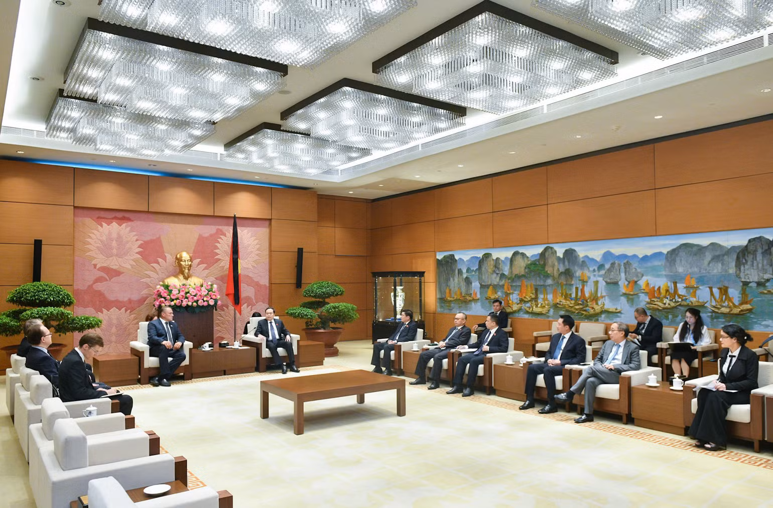 Quang cảnh cuộc tiếp tại Nhà Quốc hội.