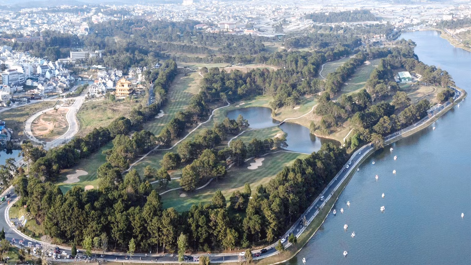 Sân golf Đồi Cù Đà Lạt không còn diện tích rừng phòng hộ ảnh 1