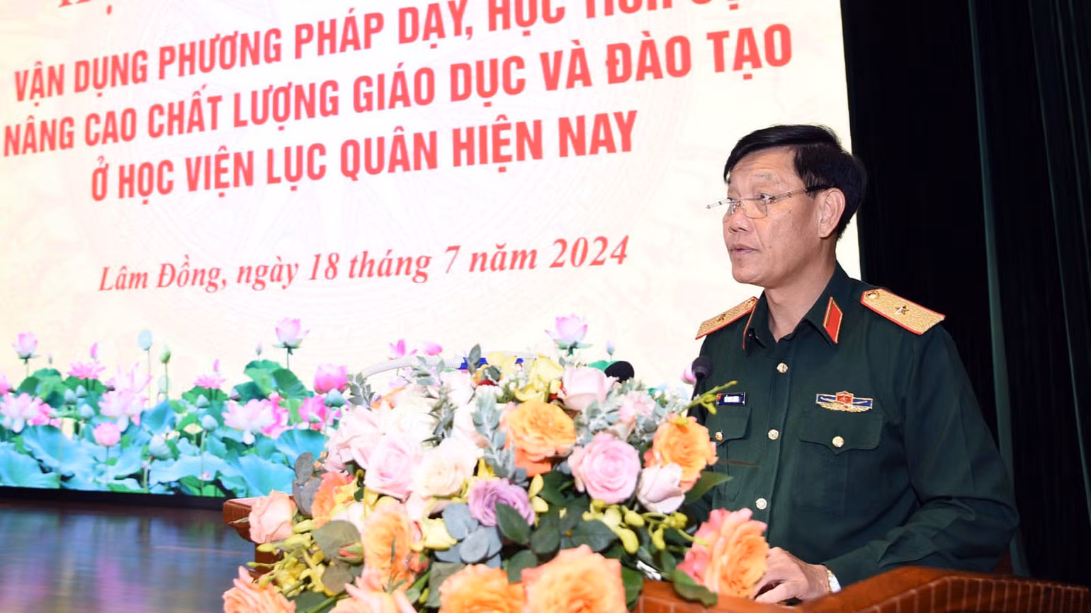 Thiếu tướng Đỗ Minh Xương phát biểu ý kiến tại hội thảo. Thiếu tướng Đỗ Minh Xương phát biểu ý kiến tại hội thảo.