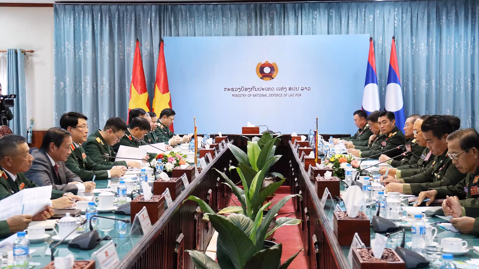 Quang cảnh hội đàm giữa hai bên. (Ảnh: TRỊNH DŨNG) Quang cảnh hội đàm giữa hai bên. (Ảnh: TRỊNH DŨNG)