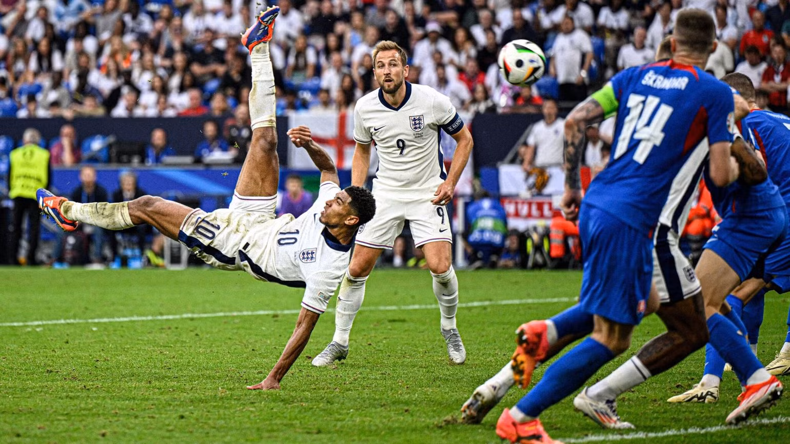 Jude Bellingham ghi bàn thắng cho đội tuyển Anh tại EURO. (Ảnh: SkySports) Jude Bellingham ghi bàn thắng cho đội tuyển Anh tại EURO. (Ảnh: SkySports)