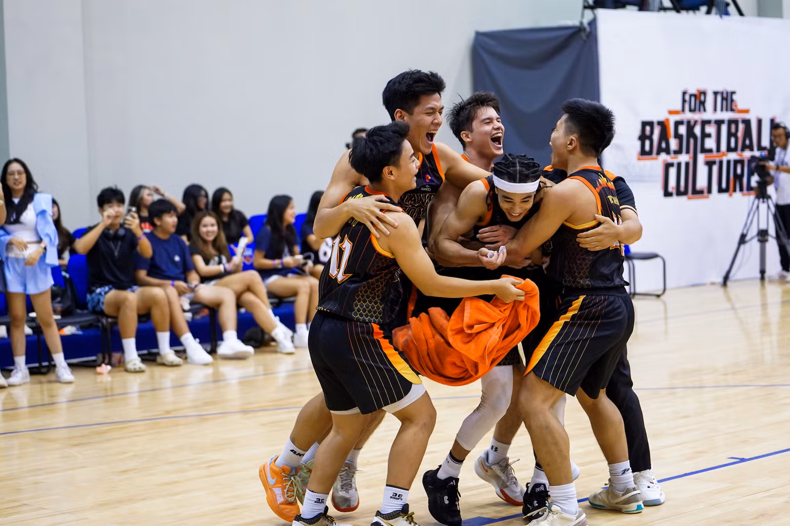 Bryan Nguyễn trở thành điểm tựa tinh thần cho toàn đội. (Ảnh: VBA) Bryan Nguyễn trở thành điểm tựa tinh thần cho toàn đội. (Ảnh: VBA)