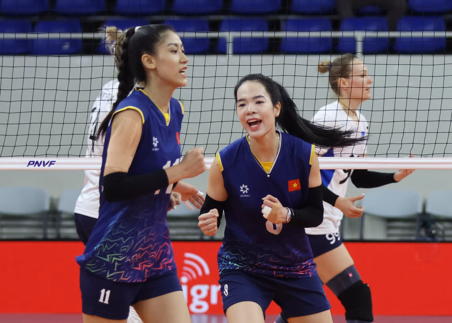 Niềm vui của các cô gái Việt Nam. (Ảnh: AVC) Niềm vui của các cô gái Việt Nam. (Ảnh: AVC)
