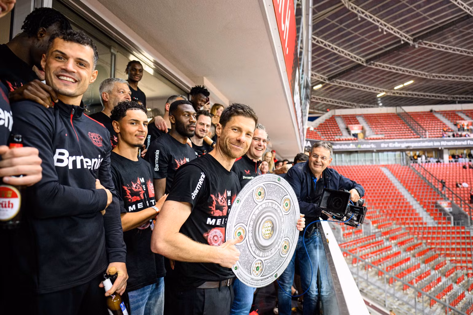 Chức vô địch Bundesliga mở ra nhiều hy vọng mới cho Leverkusen. (Ảnh: Facebook Bayer 04 Leverkusen)