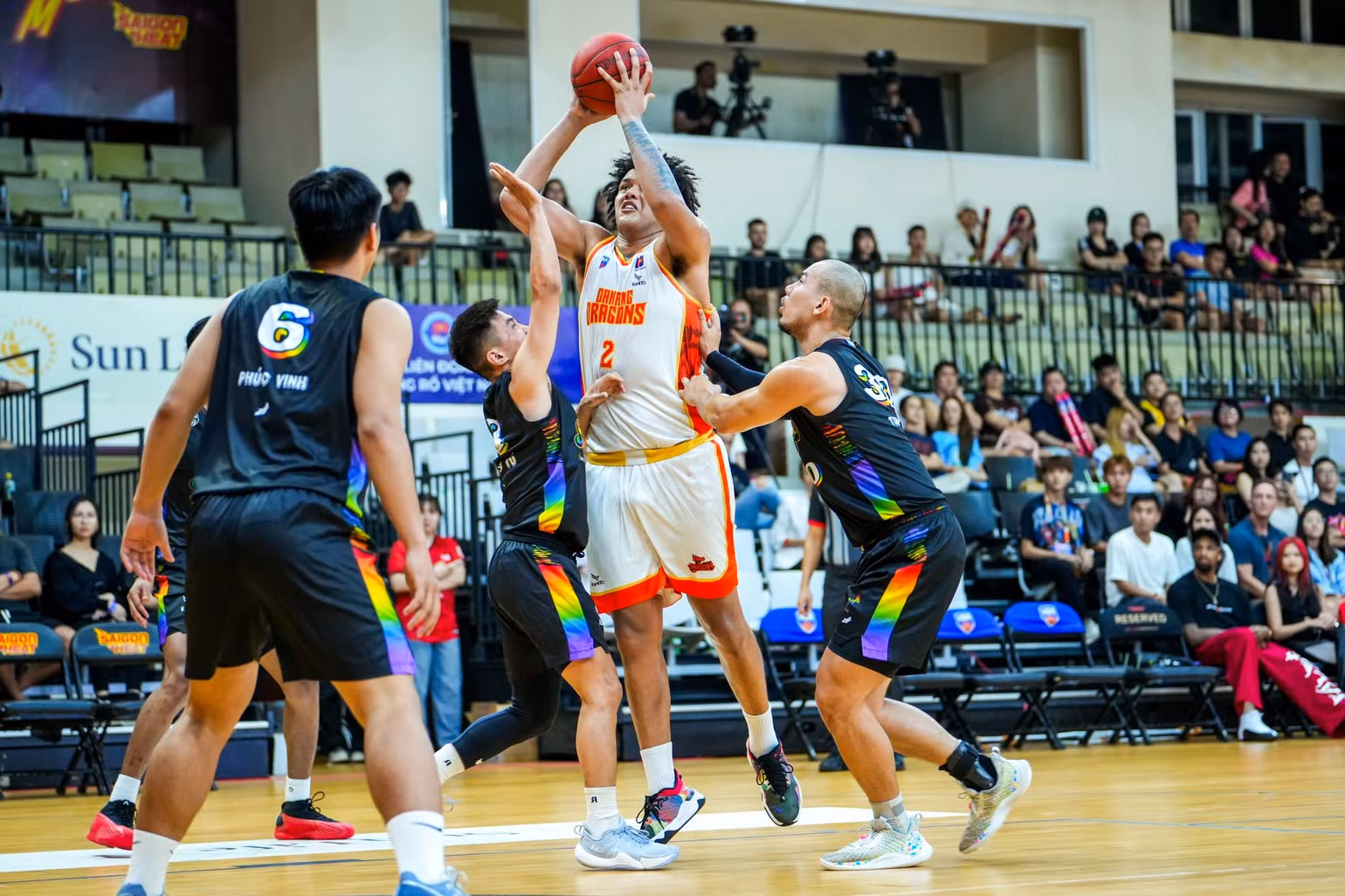 Các cầu thủ Danang Dragons vươn lên dẫn trước trong hiệp 1. (Ảnh: VBA) Các cầu thủ Danang Dragons vươn lên dẫn trước trong hiệp 1. (Ảnh: VBA)