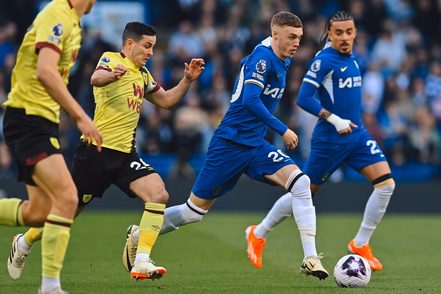 Palmer liên tiếp viết nên những cột mốc lịch sử tại Chelsea. (Ảnh: Reuters) Palmer liên tiếp viết nên những cột mốc lịch sử tại Chelsea. (Ảnh: Reuters)