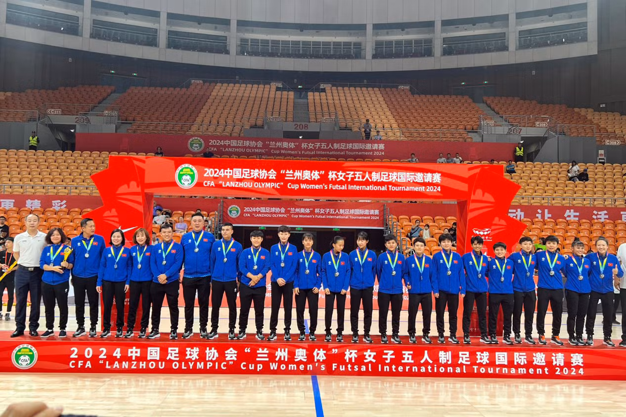 Đội tuyển futsal nữ Việt Nam đứng thứ nhì. (Ảnh: VFF) Đội tuyển futsal nữ Việt Nam đứng thứ nhì. (Ảnh: VFF)