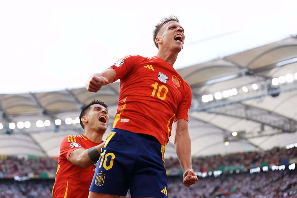Dani Olmo ghi bàn mở tỷ số cho Tây Ban Nha. (Ảnh: Getty) Dani Olmo ghi bàn mở tỷ số cho Tây Ban Nha. (Ảnh: Getty)