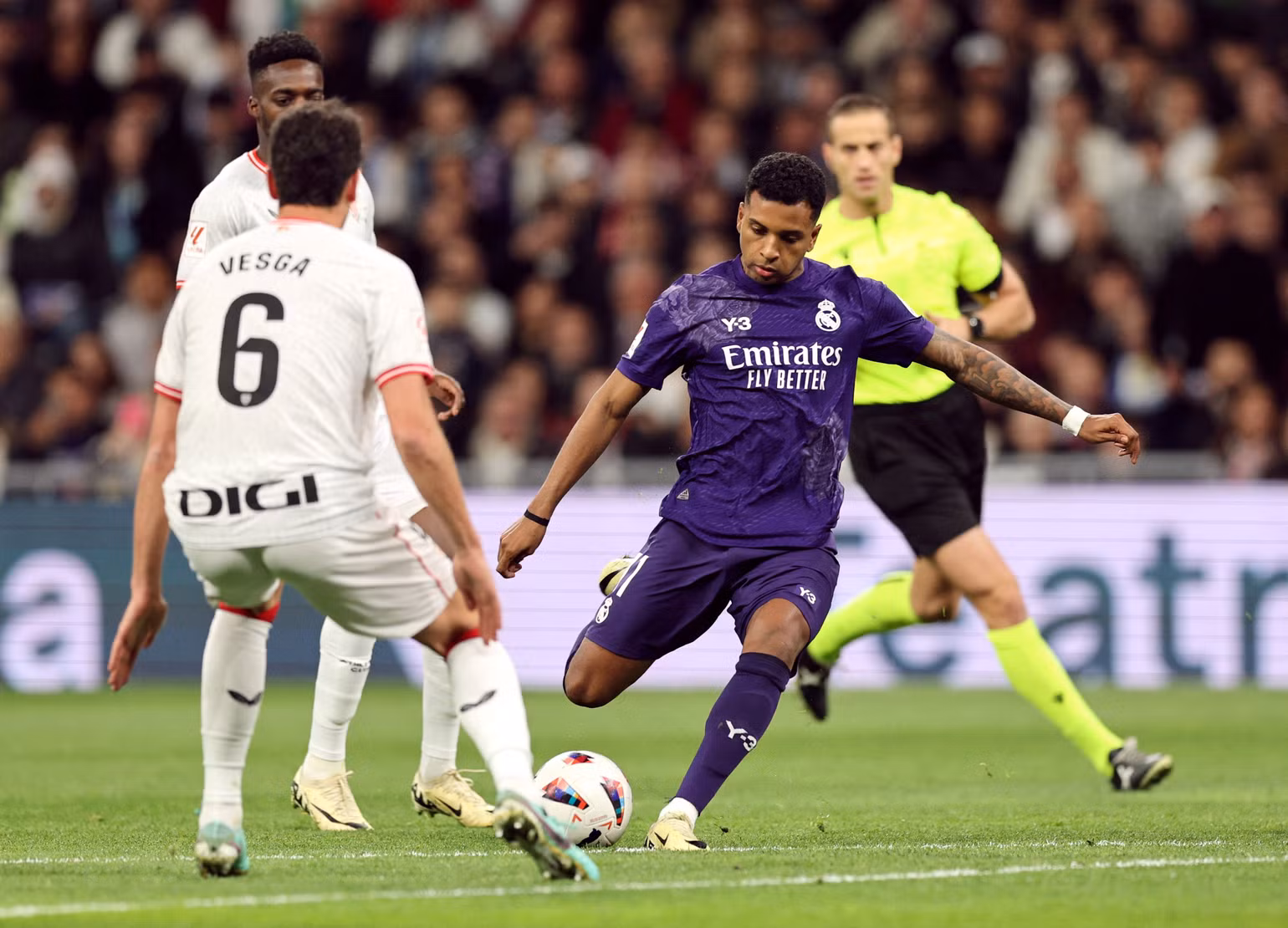 Rodrygo tỏa sáng trước Bilbao. (Ảnh: Reuters) Rodrygo tỏa sáng trước Bilbao. (Ảnh: Reuters)