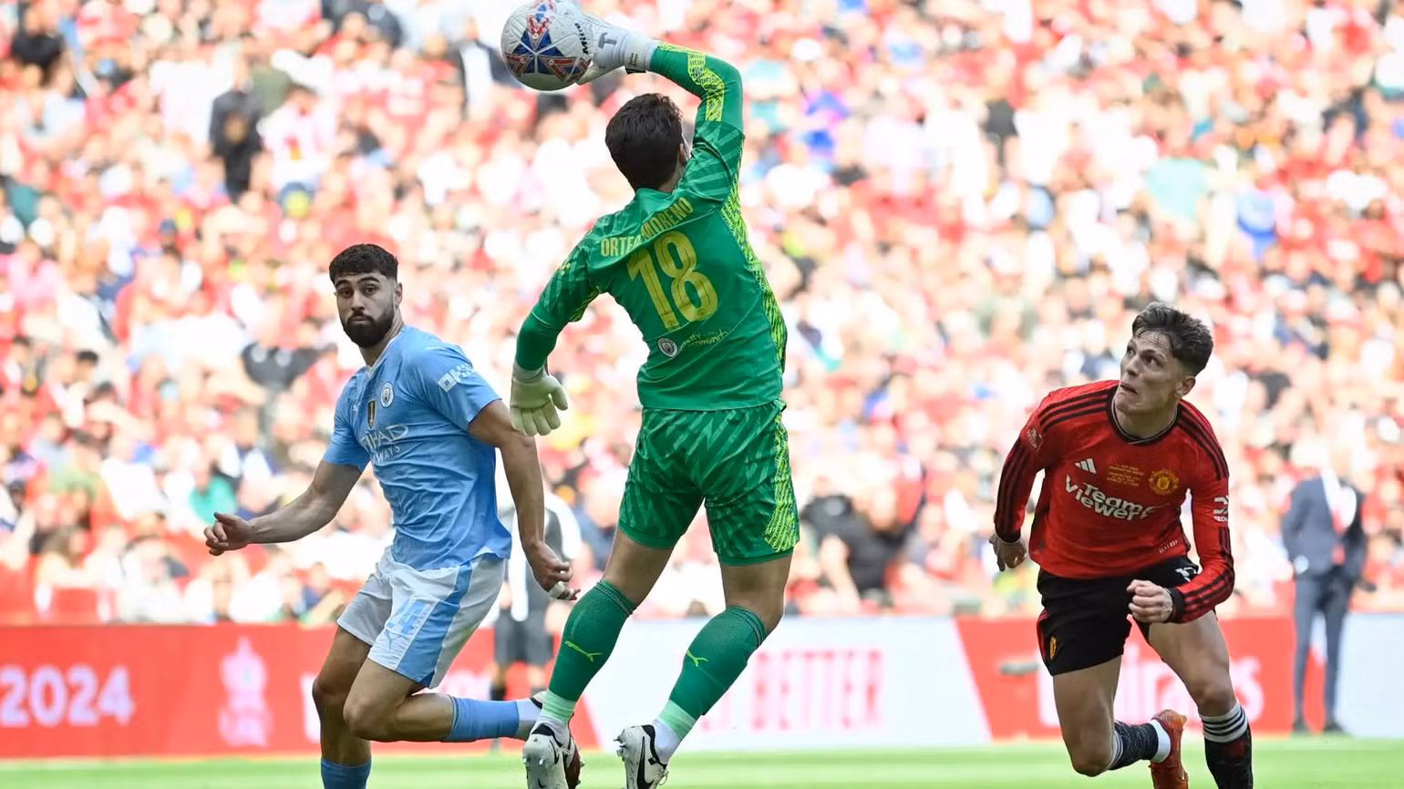 Gvardiol mắc sai lầm tai hại. (Ảnh: Goal) Gvardiol mắc sai lầm tai hại. (Ảnh: Goal)