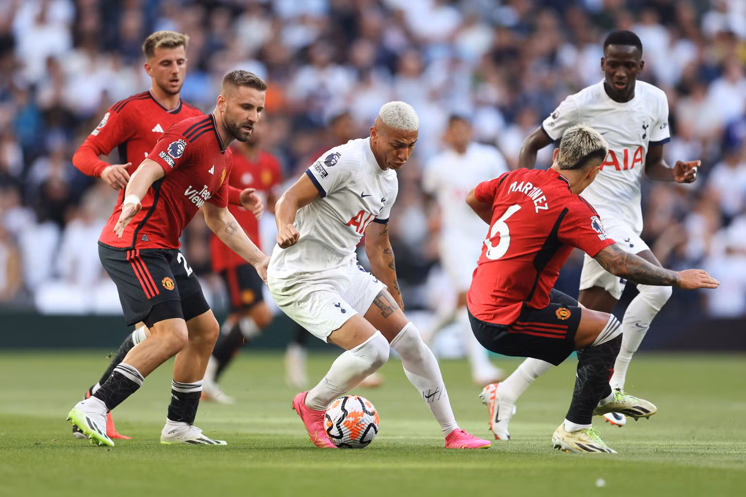 Richarlison là điểm tựa mới trên hàng công Tottenham. (Ảnh: AFP)