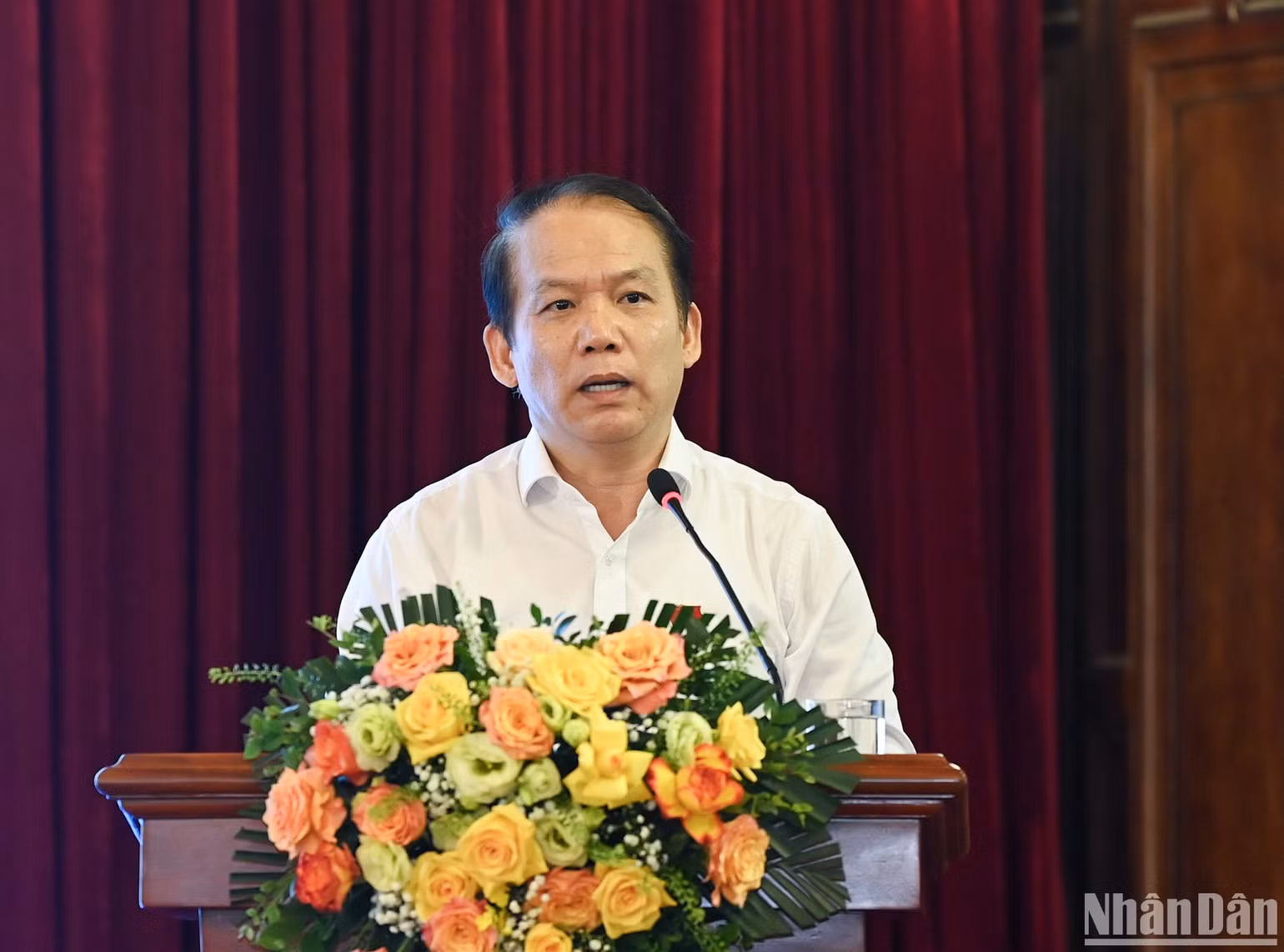 Chủ nhiệm Ủy ban Pháp luật Hoàng Thanh Tùng phát biểu ý kiến tại phiên họp. Chủ nhiệm Ủy ban Pháp luật Hoàng Thanh Tùng phát biểu ý kiến tại phiên họp.