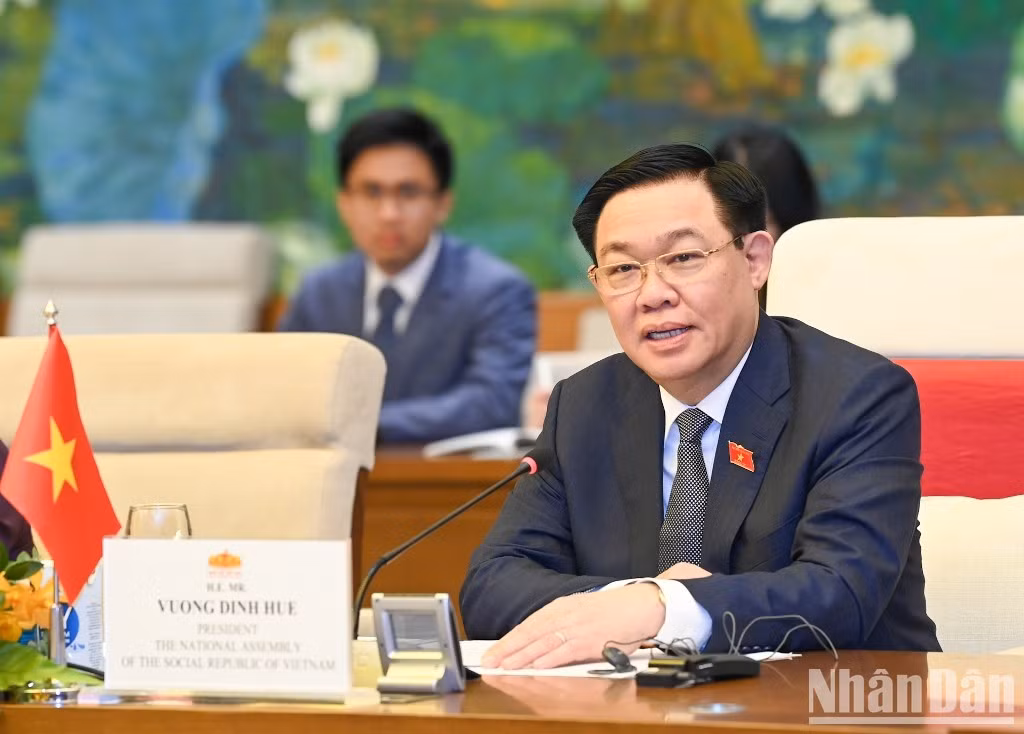 Chủ tịch Quốc hội Vương Đình Huệ phát biểu tại buổi hội đàm. (Ảnh: DUY LINH) Chủ tịch Quốc hội Vương Đình Huệ phát biểu tại buổi hội đàm. (Ảnh: DUY LINH)