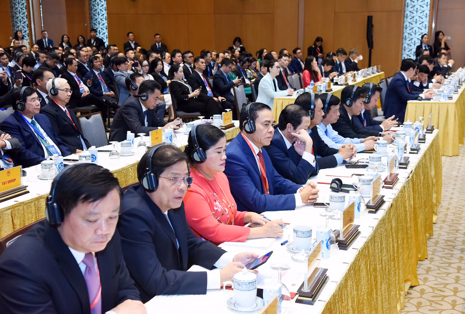 Các đại biểu tham dự hội nghị.