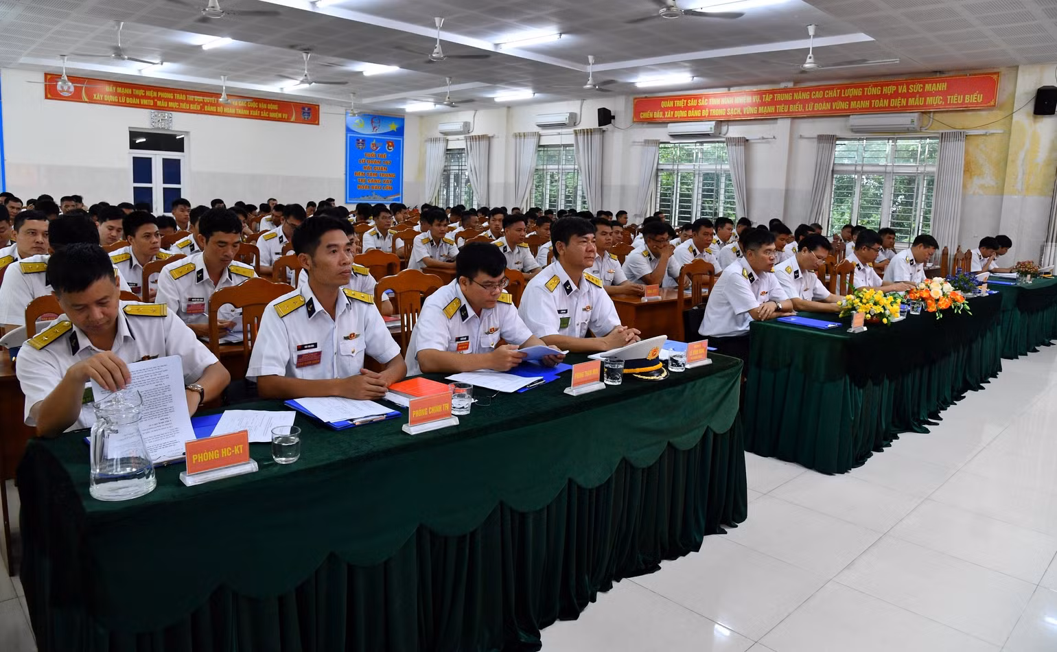 Phần thi lý thuyết của cán bộ chiến sĩ Lữ đoàn 167