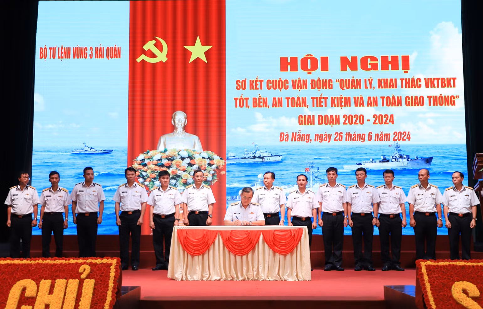 Các đơn vị ký cam kết đẩy mạnh phong trào thi đua sáng kiến, cải tiến kỹ thuật, ứng dụng hiệu quả vào thực tiễn. Các đơn vị ký cam kết đẩy mạnh phong trào thi đua sáng kiến, cải tiến kỹ thuật, ứng dụng hiệu quả vào thực tiễn.