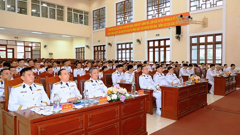 Quang cảnh Lễ đón nhận Huân chương Bảo vệ Tổ quốc hạng Nhì và Hội nghị Quân chính Vùng 1 Hải quân năm 2024.