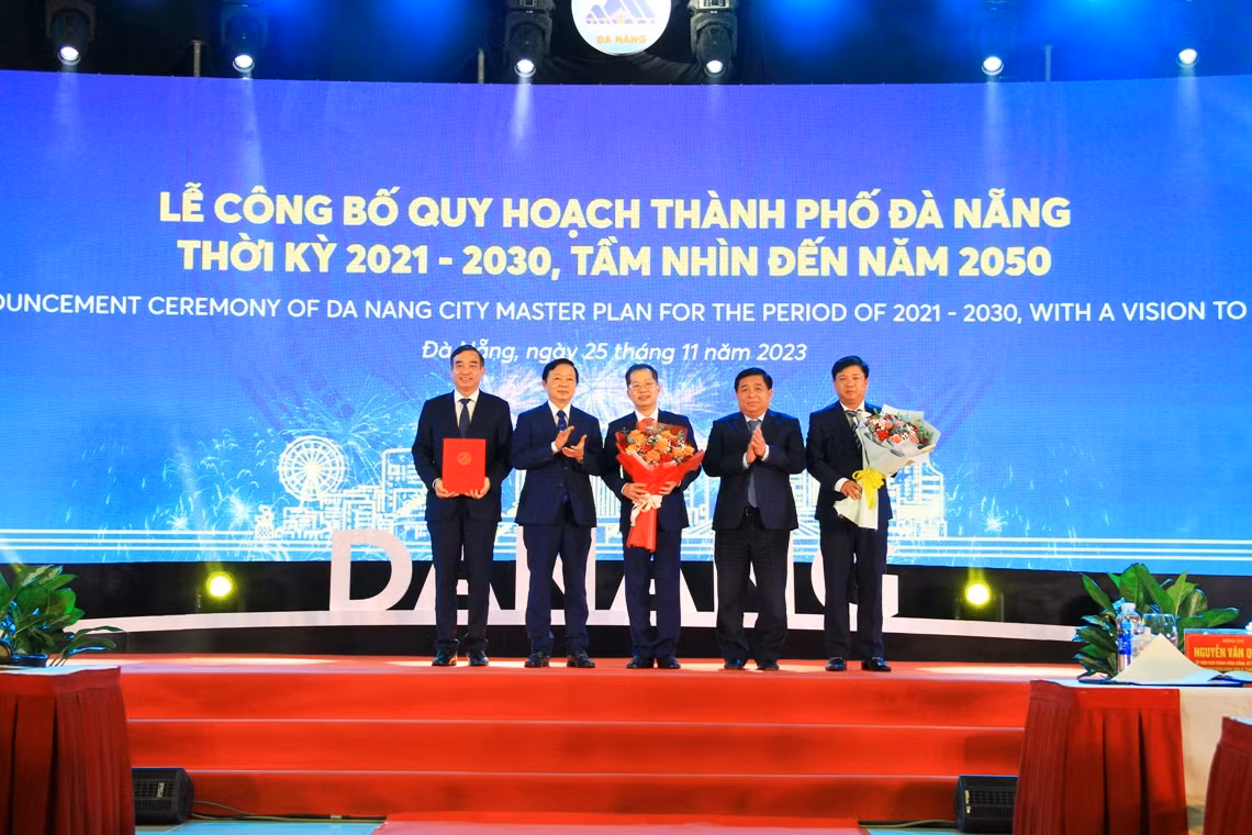 Phó Thủ tướng Trần Hồng Hà trao Quyết định phê duyệt Quy hoạch thành phố Đà Nẵng thời kỳ 2021-2030, tầm nhìn đến năm 2050
