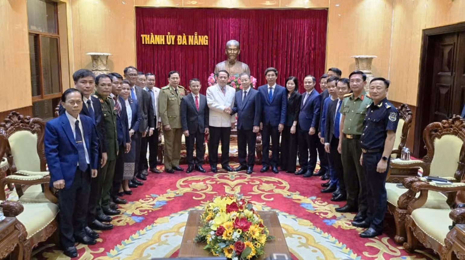 Tăng cường hợp tác Đà Nẵng-Savannakhet nói riêng, Việt Nam-Lào nói chung. Tăng cường hợp tác Đà Nẵng-Savannakhet nói riêng, Việt Nam-Lào nói chung.