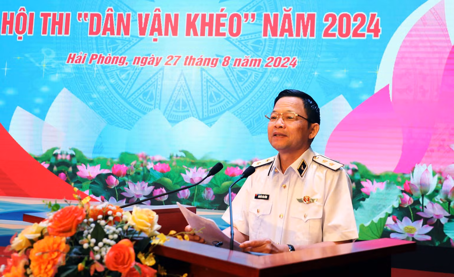 Trung tướng Nguyễn Văn Bổng, Chính ủy Hải quân nhấn mạnh, cần lan tỏa phong trào thi đua Dân vận khéo trong toàn Quân chủng. Trung tướng Nguyễn Văn Bổng, Chính ủy Hải quân nhấn mạnh, cần lan tỏa phong trào thi đua Dân vận khéo trong toàn Quân chủng.