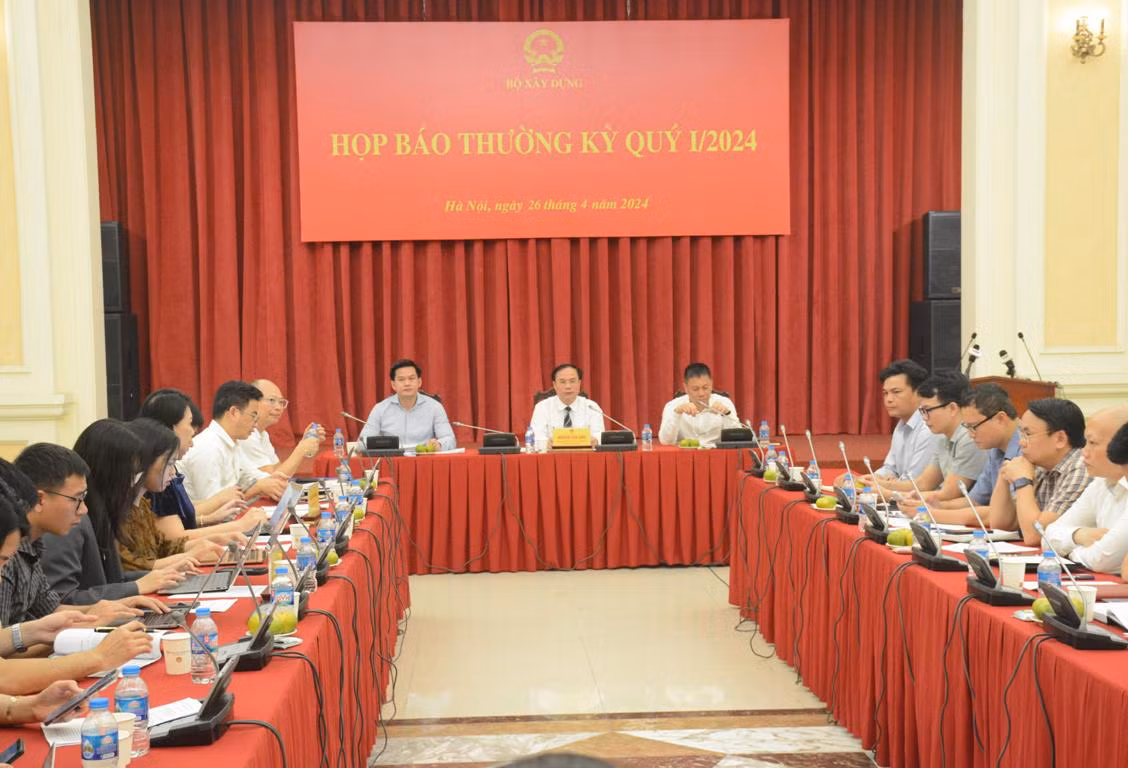 Toàn cảnh cuộc họp báo thường kỳ quý 1/2024 của Bộ Xây dựng. Toàn cảnh cuộc họp báo thường kỳ quý 1/2024 của Bộ Xây dựng.