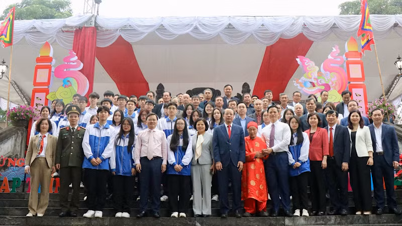 Lễ dâng hương tại Văn Miếu-Bắc Ninh là hoạt động thường niên, được tổ chức trang trọng.