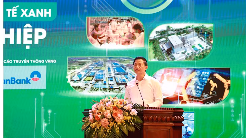 Phó Chủ tịch thường trực Ủy ban nhân dân tỉnh Bắc Ninh Vương Quốc Tuấn phát biểu tại Diễn đàn.