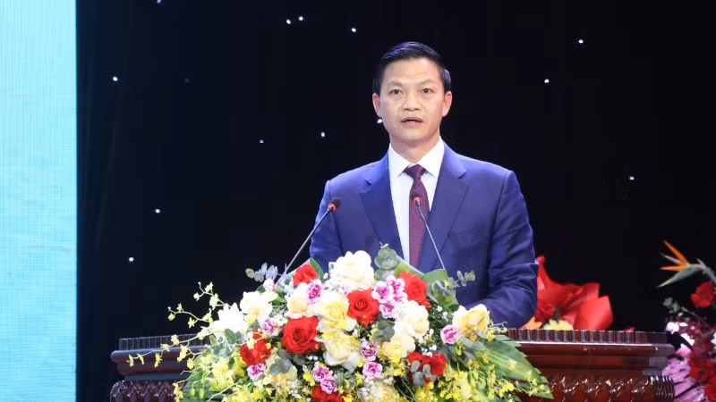 Đồng chí Vương Quốc Tuấn, Chủ tịch Ủy ban nhân dân tỉnh Bắc Ninh phát biểu. Đồng chí Vương Quốc Tuấn, Chủ tịch Ủy ban nhân dân tỉnh Bắc Ninh phát biểu.