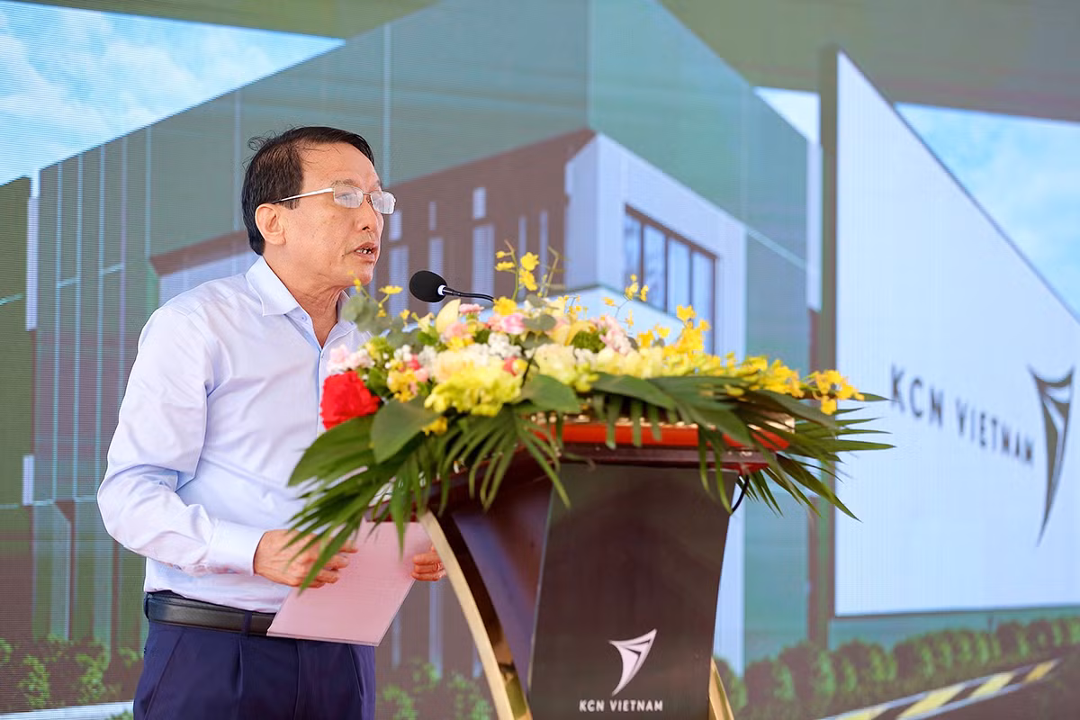 Phó Trưởng Ban Ban Quản lý các khu công nghiệp Bắc Ninh Nguyễn Đức Cao kỳ vọng dự án của KCN Việt Nam sẽ là tiền đề quan trọng giúp Bắc Ninh tiếp tục tăng cường đẩy mạnh thu hút vốn đầu tư FDI. Phó Trưởng Ban Ban Quản lý các khu công nghiệp Bắc Ninh Nguyễn Đức Cao kỳ vọng dự án của KCN Việt Nam sẽ là tiền đề quan trọng giúp Bắc Ninh tiếp tục tăng cường đẩy mạnh thu hút vốn đầu tư FDI.
