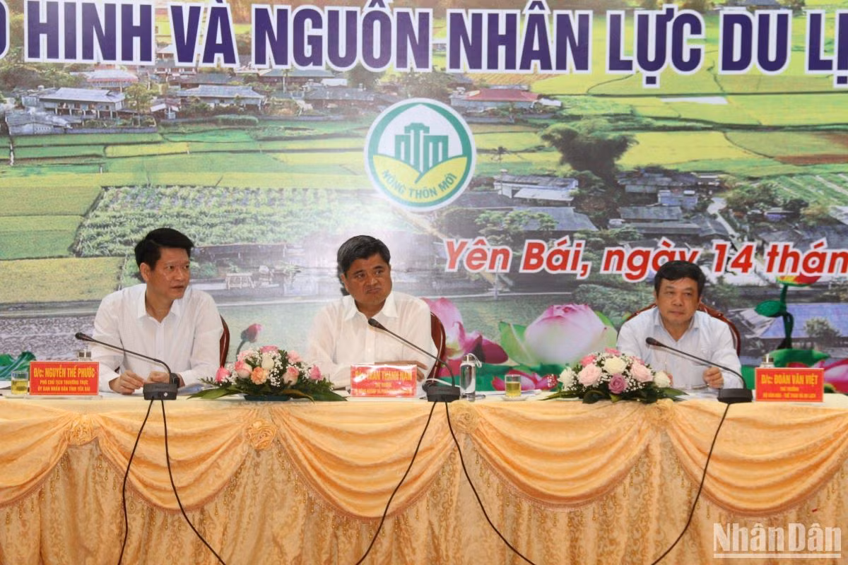 Thứ trưởng Nông nghiệp và Phát triển nông thôn Trần Thanh Nam chủ trì hội nghị. Thứ trưởng Nông nghiệp và Phát triển nông thôn Trần Thanh Nam chủ trì hội nghị.