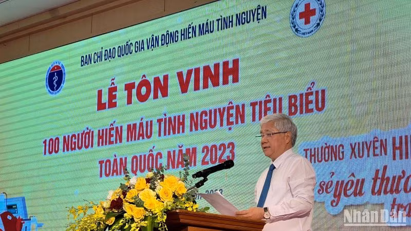 Chủ tịch Ủy ban Trung ương Mặt trận Tổ quốc Việt Nam Đỗ Văn Chiến phát biểu.
