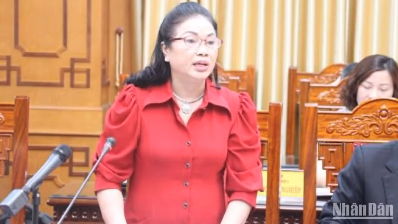 Bà Vũ Thị Thà, Công ty cổ phần đầu tư xuất nhập khẩu Thăng Long phát biểu. Bà Vũ Thị Thà, Công ty cổ phần đầu tư xuất nhập khẩu Thăng Long phát biểu.